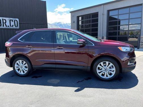 Burgundy 2022 Ford Edge Titanium