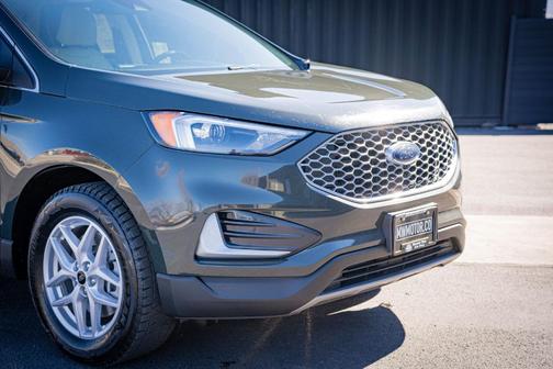 Green Metallic 2023 Ford Edge SEL