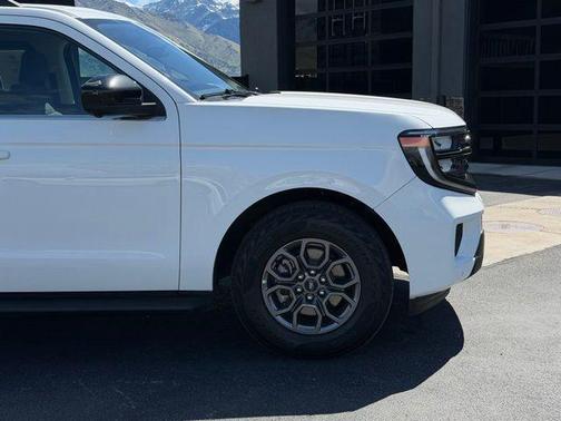 White 2025 Ford Expedition Max XL