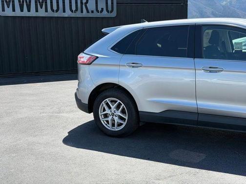 Silver 2023 Ford Edge SEL