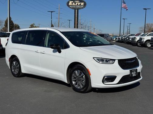 Bright White Clearcoat 2024 Chrysler Pacifica Hybrid Select