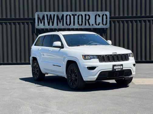 Bright White Clearcoat 2021 Jeep Grand Cherokee Laredo X