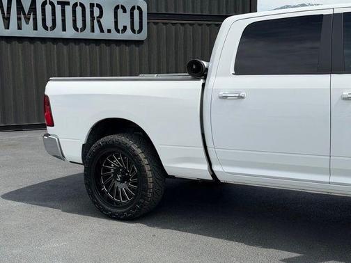 Bright White Clearcoat 2014 RAM 1500 SLT