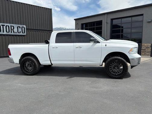 Bright White Clearcoat 2014 RAM 1500 SLT