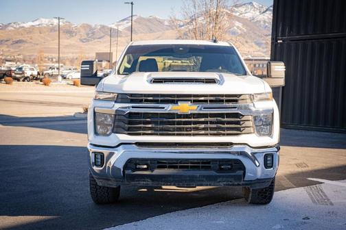 Summit White 2024 Chevrolet Silverado 2500 LT