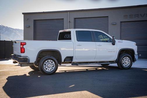 Summit White 2024 Chevrolet Silverado 2500 LT