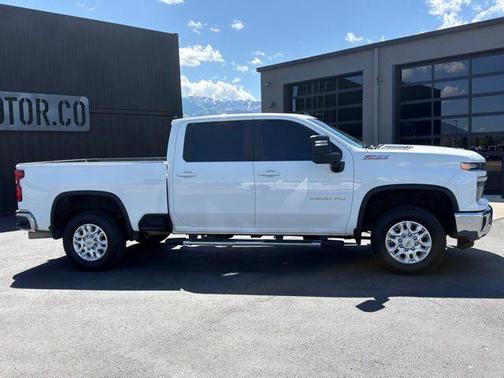 Summit White 2024 Chevrolet Silverado 2500 LT