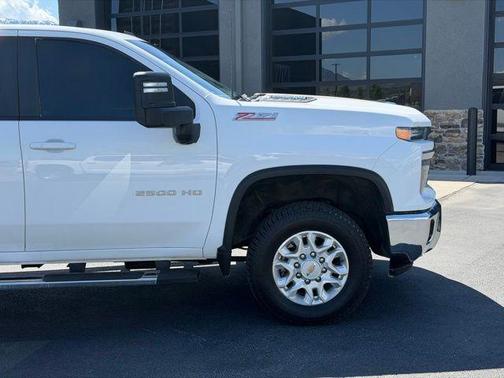 Summit White 2024 Chevrolet Silverado 2500 LT