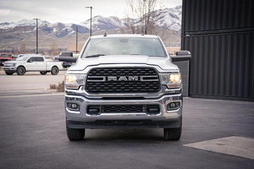 Bright White Clearcoat 2022 RAM 2500 Big Horn