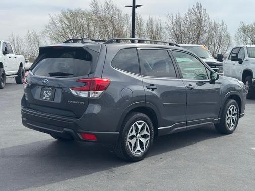 Magnetite Gray Metallic 2022 Subaru Forester Premium
