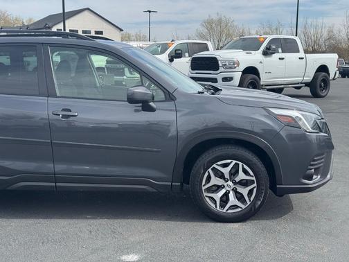 Magnetite Gray Metallic 2022 Subaru Forester Premium