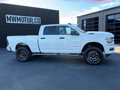 Bright White Clearcoat 2025 RAM 2500 Big Horn