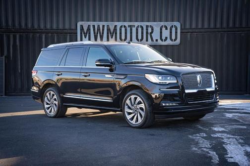 Black Metallic 2024 Lincoln Navigator Reserve