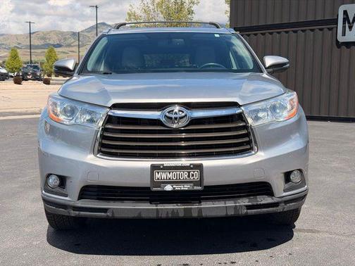 Silver Sky Metallic 2014 Toyota Highlander XLE
