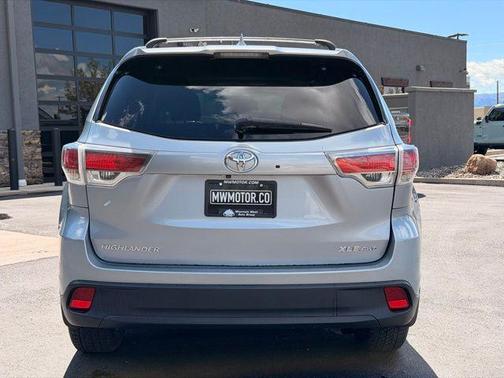 Silver Sky Metallic 2014 Toyota Highlander XLE