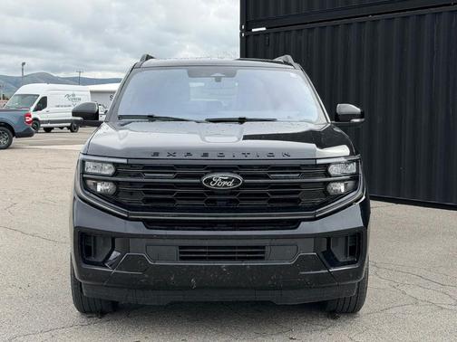 Agate Black Metallic 2025 Ford Expedition Max Platinum