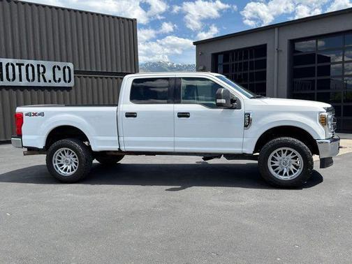 White 2019 Ford F-250 XLT