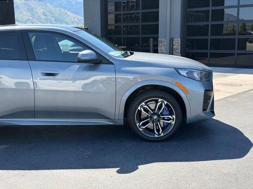 Gray Metallic 2025 BMW X2 xDrive28i
