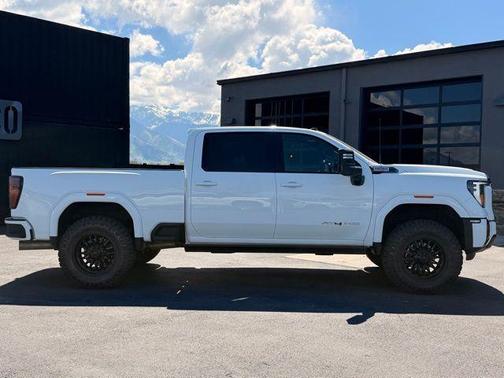 Summit White 2025 GMC Sierra 3500 AT4