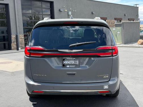 Ceramic Gray Clearcoat 2021 Chrysler Pacifica Limited
