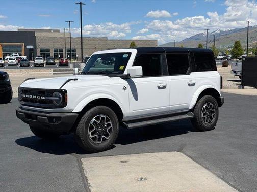 White 2025 Ford Bronco Outer Banks