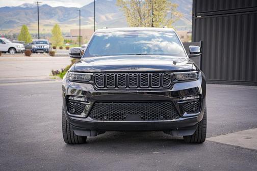 Diamond Black 2025 Jeep Grand Cherokee Summit