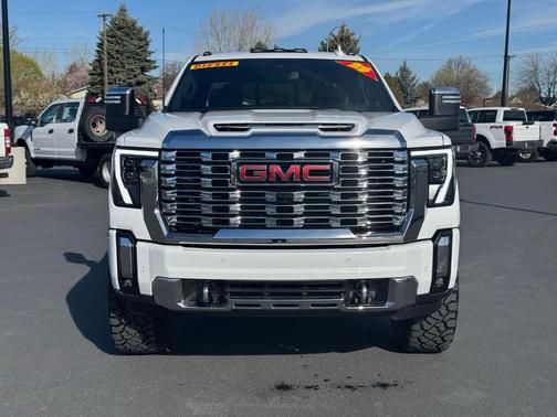Summit White 2025 GMC Sierra 3500 Denali