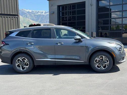 Gravity Gray 2023 Kia Sportage LX