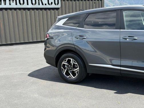 Gravity Gray 2023 Kia Sportage LX