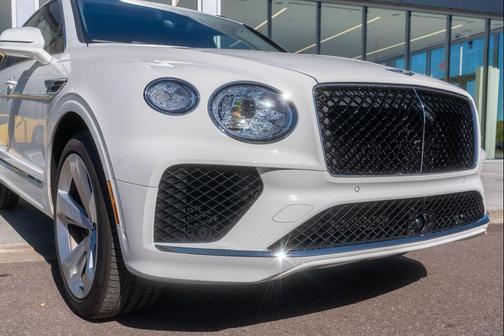 2025 Bentley Bentayga V8