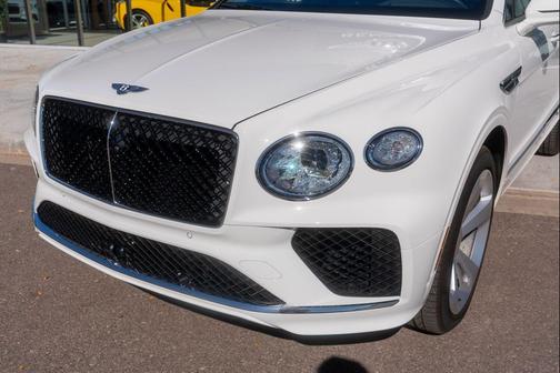 2025 Bentley Bentayga V8