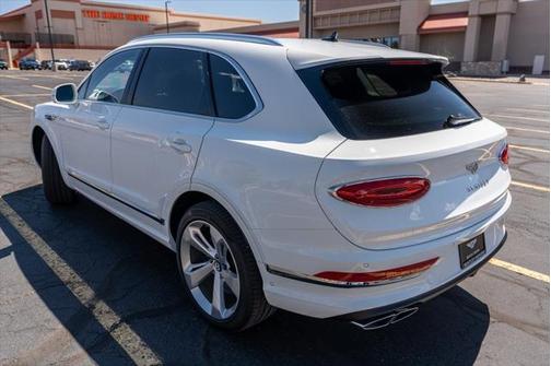 2025 Bentley Bentayga V8