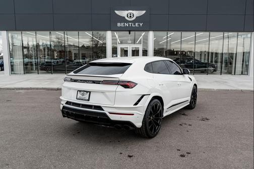 2024 Lamborghini Urus S