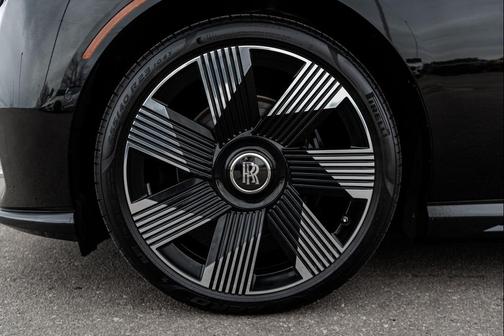 2025 Rolls-Royce Spectre Base