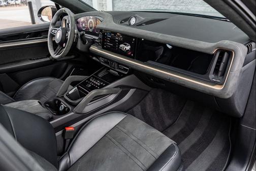 2024 Porsche Cayenne Turbo GT