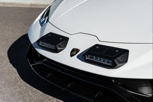 2024 Lamborghini Huracan Sterrato Base