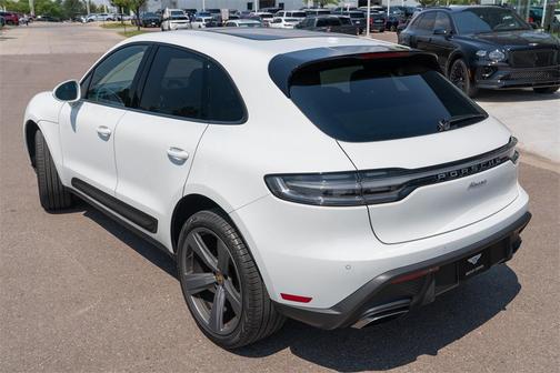 2024 Porsche Macan Base