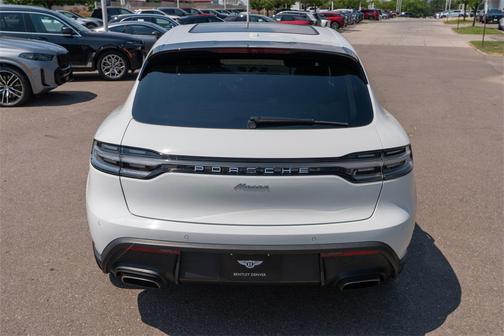 2024 Porsche Macan Base