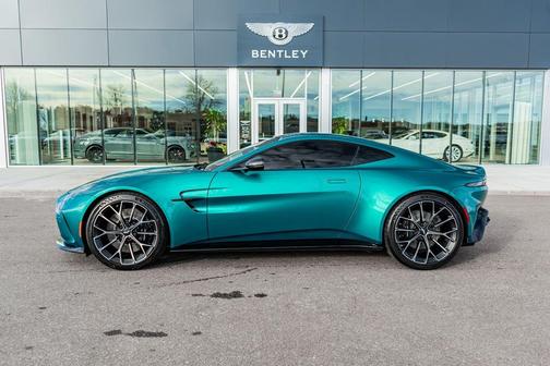 2025 Aston Martin Vantage 