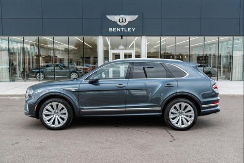 2025 Bentley Bentayga V8