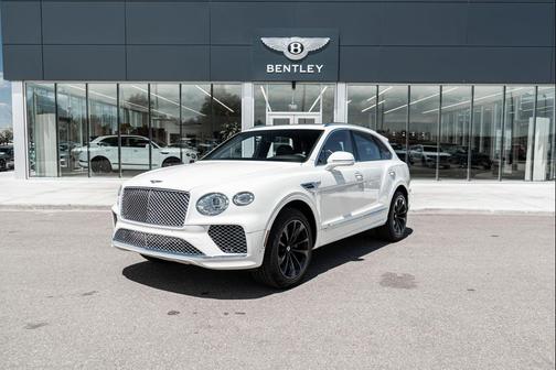Glacier White 2022 Bentley Bentayga V8