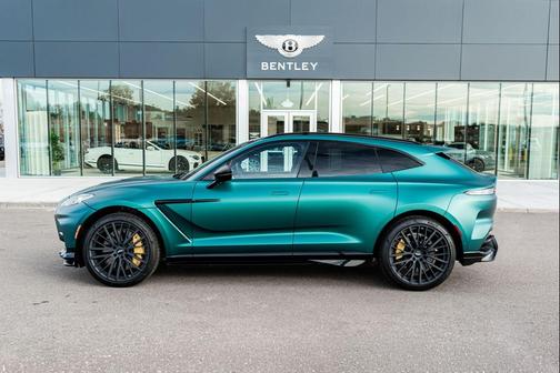 2025 Aston Martin DBX 707
