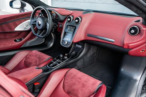 2025 McLaren GTS Performance