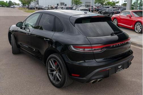 2022 Porsche Macan Base