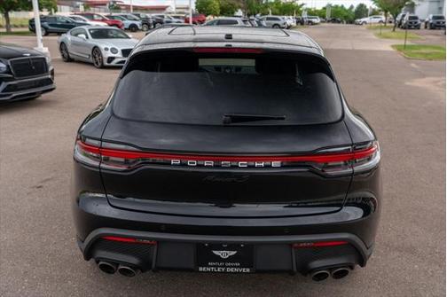 2022 Porsche Macan Base