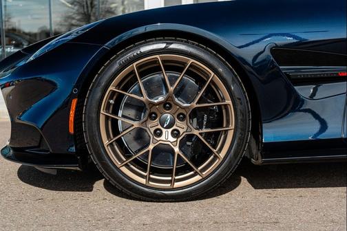 2025 Aston Martin Vanquish V12