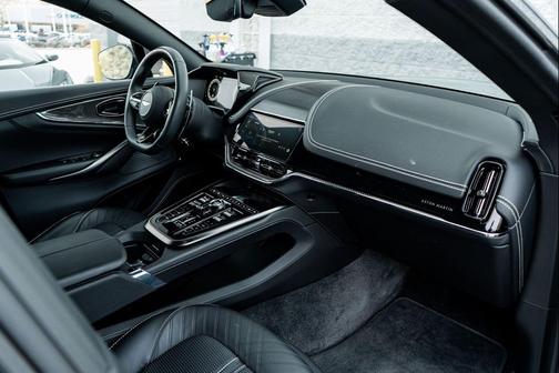 2025 Aston Martin DBX 707