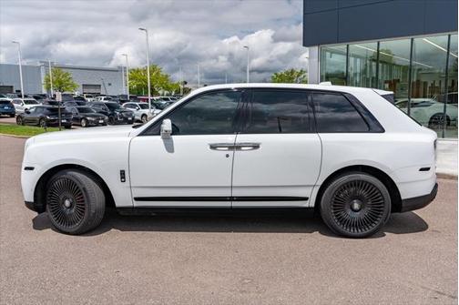 2022 Rolls-Royce Cullinan Black Badge