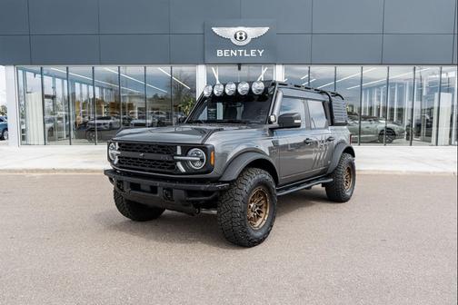 Carbonized Gray Metallic 2025 Ford Bronco Badlands