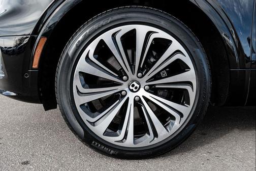 2022 Bentley Bentayga V8